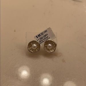 NWT Pearl Studs